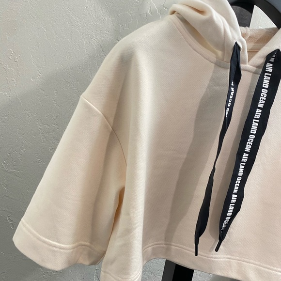 ALO Yoga Tops Cadence Black Cropped Pullover - S - Picture 5 of 9